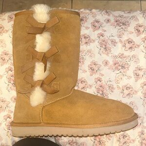 Koolaburra by Ugg for women winter boots size 10